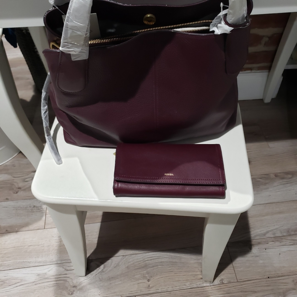 Plum Fossil Handbag and matching Wallet